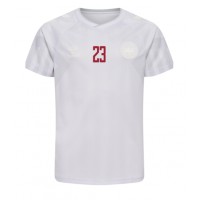 Camisa de Futebol Dinamarca Pierre-Emile Hojbjerg #23 Equipamento Secundário Mundo 2022 Manga Curta